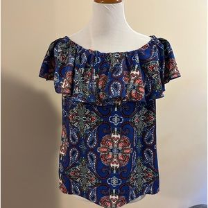 Cute blue top can be worn off shoulder